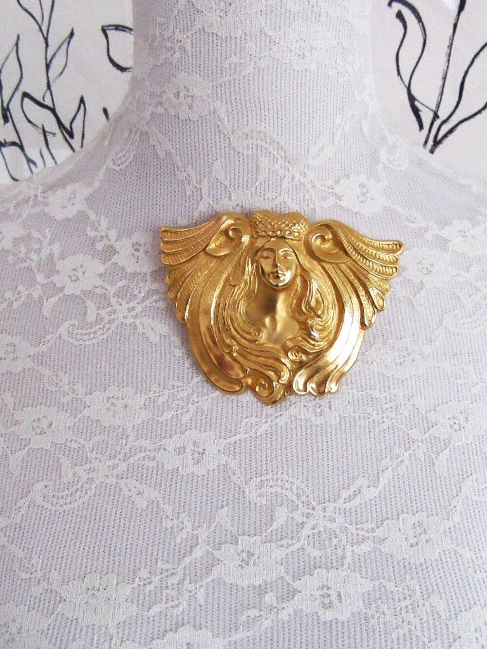 Angel brooch Art Nouveau Revival - vintage LARGE gold tone metal - signed DR93